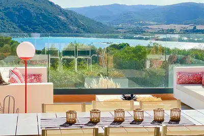 Image de Villa à 800 m de la plage avec piscine chauffée et vue panoramique mer