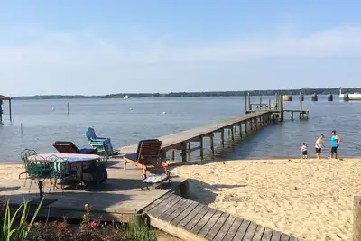 Image de James River Cottage - Plage privée et jetée - Près de Williamsburg et Jamestown