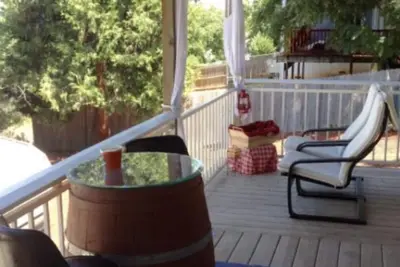 Image de Kelseyville Riviera Beautiful \"Lake View Home avec terrasse, barbecue, pêche, piscine