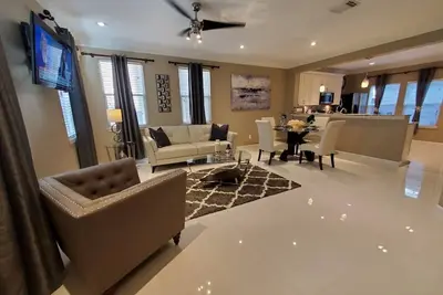 Image de Luxury Executive Townhouse - Houston \\ Kemah Area À partir de 100 €