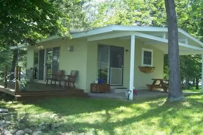 Image de Finger Lakes -Sunset Cottage sur le lac Cayuga!