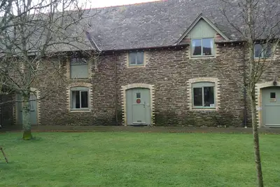 Image de Conversion de 2 chambres (Familiale et Chien) victorienne Grade ll stable