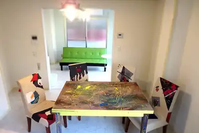 Image de Sentez-vous à la maison, quartier calme et résidentiel, avec de nombreux restaurants et magasins