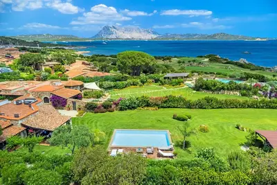 Image de Villa à San Teodoro avec 5 chambres à coucher, 10 couchages