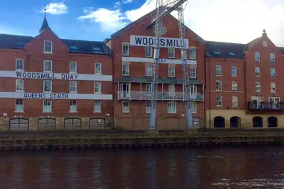 Image de Élégant 2 Chambre Riverside Appartement dans les murs de la ville antique York