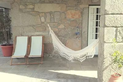 Image de Spacieuse maison rustique avec piscine