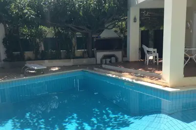 Image de ** Villa confortable avec piscine :)