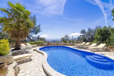 Image de Club Villamar - Belle villa avec piscine privée et incroyable vue sur la mer et les collines.