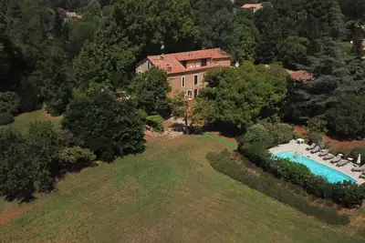Image de Maison de maitre à Roussillon, piscine et grand terrain - Idéal familles et amis
