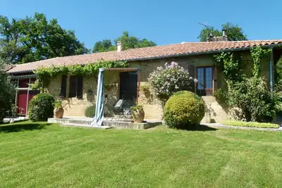 Image de Maison  En Pierre Typique De La Gascogne A 17 Km  D'Auch  Avec Piscine CLÔTUREE