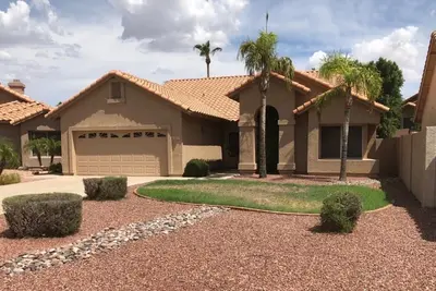 Image de Très belle maison de 4 chambres à coucher avec ranch de bain complète 2 avec grande chambre dans quartier calme.