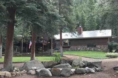 Image de Une retraite privée en pleine nature. Pêche sur place, à proximité des sentiers et du rafting