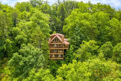 Image de Loft 4 chambres pour 16 personnes à seulement 3 km du centre-ville de Pigeon Forge
