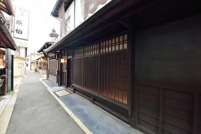 Image de Kyoto, les sept premières maisons! Maison de ville de luxe Takeya Honkan située dans la plus ancienne ville de geisha de Kyoto