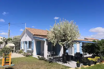 Image de Villa 4 étoiles \"Les Volets Bleus\" Le Farniente à 100 m de la plage!