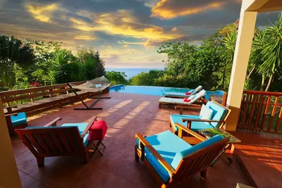 Image de Nouveaux rabais! Escapade tranquille au bord de la plage avec piscine privée, plage et quai