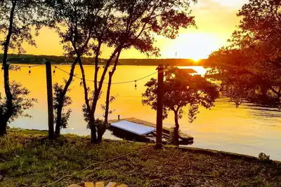 Image de Waterfront Dog Friendly Lake Travis 3 Br Accueil sur Eck Lane sur Hudson Bend