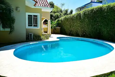 Image de Villa de 3 chambres / 2 salles de bain à Sosua. Emplacement parfait