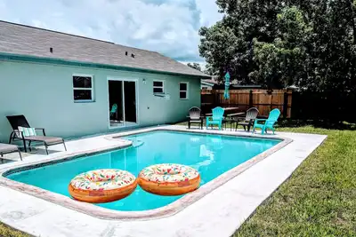 Image de \"Wet Feet Retreat\" Pool Home