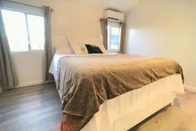 Image de Cottage 2b2ba avec cour Ă Arcadia, 30 minutes Ă Dtla (Ac, buanderie et parking)