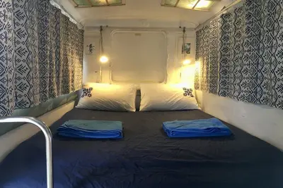 Image de 2 camping-cars pour 2 personnes