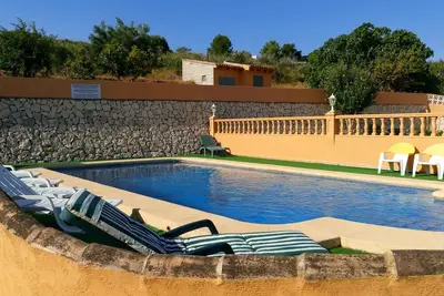 Image de Villa plain pied - Wifi, Piscine - air Conditionné- Terrasse- jardin,