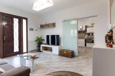 Villa neuve de 8 lits, avec jardin et 2 places de parking à 4 km de la mer