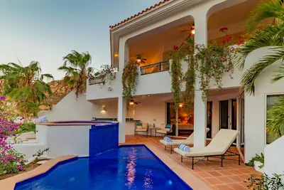 Image de Nouveau chez Vrbo! Villa Colorado - Super rapport qualité-prix! Marchez jusqu'à Marina & Downtown Cabo