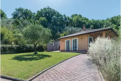 Image de Villa Anna à Bettona, Pérouse, avec piscine et court de tennis