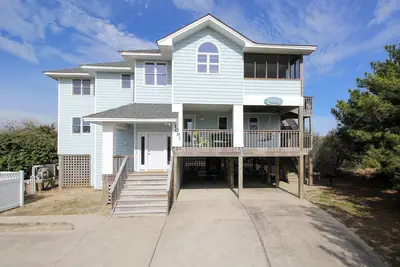 Image de Récemment rénové 5 chambres - 200 mètres de la plage, à proximité du club Whalehead