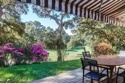 Image de Villa Ama Bortza  expo Sud avec vue sur le golf d'Hossegor. Belle terrasse. Wifi gratuit.