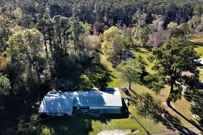 Image de Beaucoup de place pour tout le monde! ! 10 couchages!