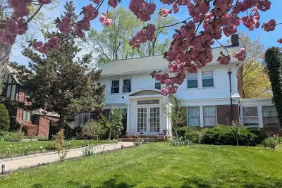 Image de Tranquil detached home on safe & quiet neighborhood with large yard for hosting