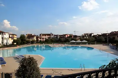 Image de Appartement avec vue directe sur la piscine