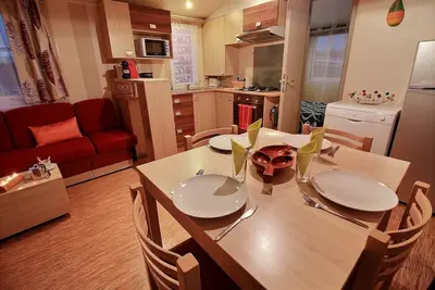 Image de Mobilhome Familiale, Bien Equipe Pour 6/8 personnes