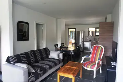 Image de Agréable maison rénovée proche centre et plage (093)