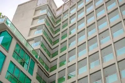 Image de Cloud 1005 · Élégant condo d'une chambre Grand coin au 10e étage Vue imprenable sur la mer.