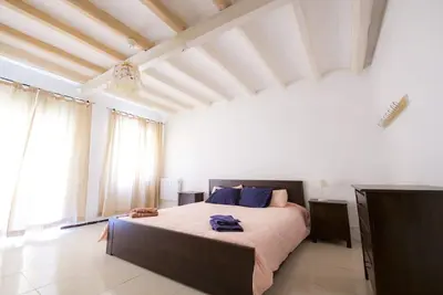 Image de Bel appartement dans le centre historique et commercial de Reus.