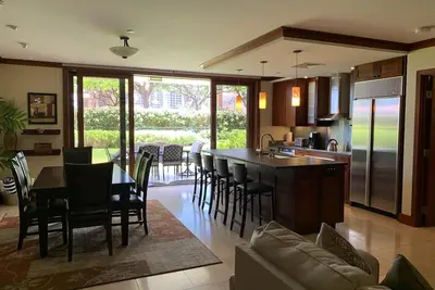 Image de Villa de 3 chambres / 3 salles de bain au rez-de-chaussée pour les familles!