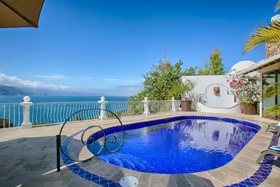 Image de Best Sunset Romantic Villa PRIVÉE Avec Piscine PRIVÉE, Jacuzzi & Staff 4bd