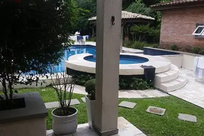 Image de 3 suites 4 salles de bain complètes - 10 personnes