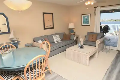 Image de Suite nautique Perdido Key B35 | * Bord de l'eau | Apportez votre bateau | Nouveau carrelage