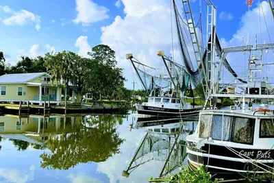 Image de 2 Lits, 2 Bains Luxe Bord De L'Eau Avec Lancement PRÈS De Cocodrie / Pointe Aux Chein / Houm