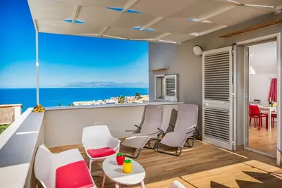 Image de Vincent et Elen à 2 km de la réserve naturelle du Zingaro