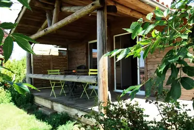 Image de Cabane-chalet Familial, location courts séjours. 4 à 6 personnes - 4 pers. inclus dans le tarif