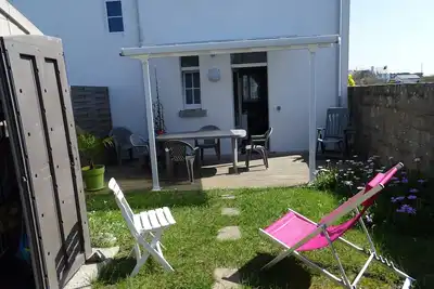 Image de Studio indépendant+ jardin clos. Plage du Ster à 800 mètres et La Torche à 5 kms