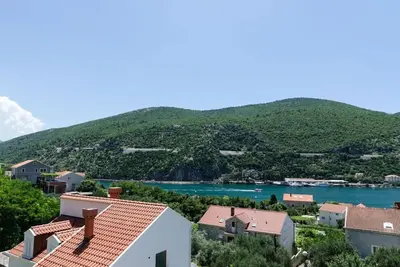 Image de Appartements Peco - Appartement avec 1 chambre, terrasse et vue partielle sur la mer