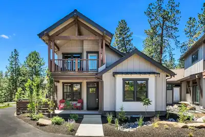 Image de Brand New River Camp Home, à quelques minutes de la rivière Deschutes, près du mont. Bachelier!