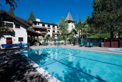 1 bain Bd-1 à l'auberge du village olympique de Squaw Valley