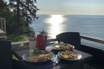 Image de Cliff Haven at Seaside Point- Nouveau Sur Le MARCHÉ De La Location ***** 25 + 5 ÉTOILES